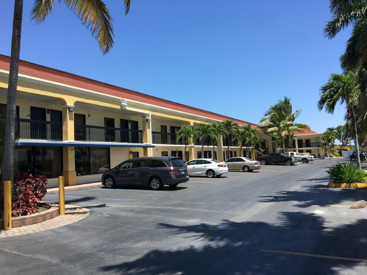 Days Inn By Wyndham Florida City Luaran gambar